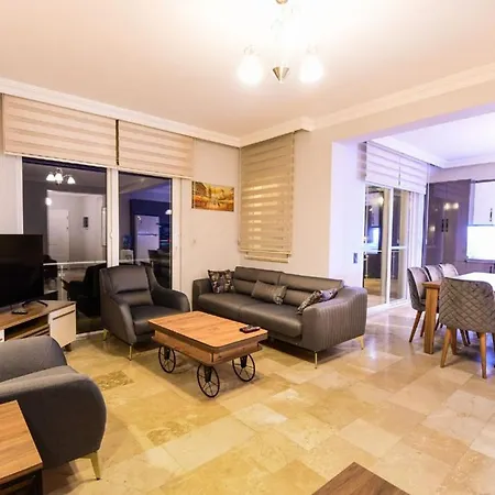 Vilă 5 Star With First Class Amenities, 1004
