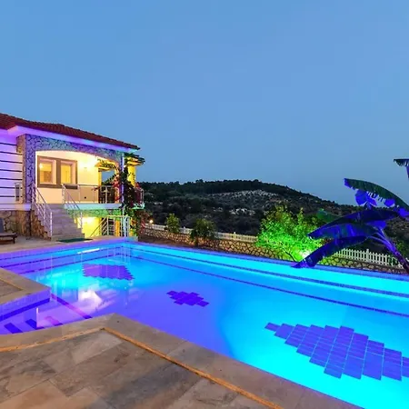 5 Star With First Class Amenities, 1004 *