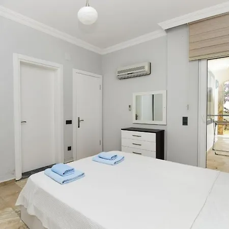 5 Star With First Class Amenities, 1004 *